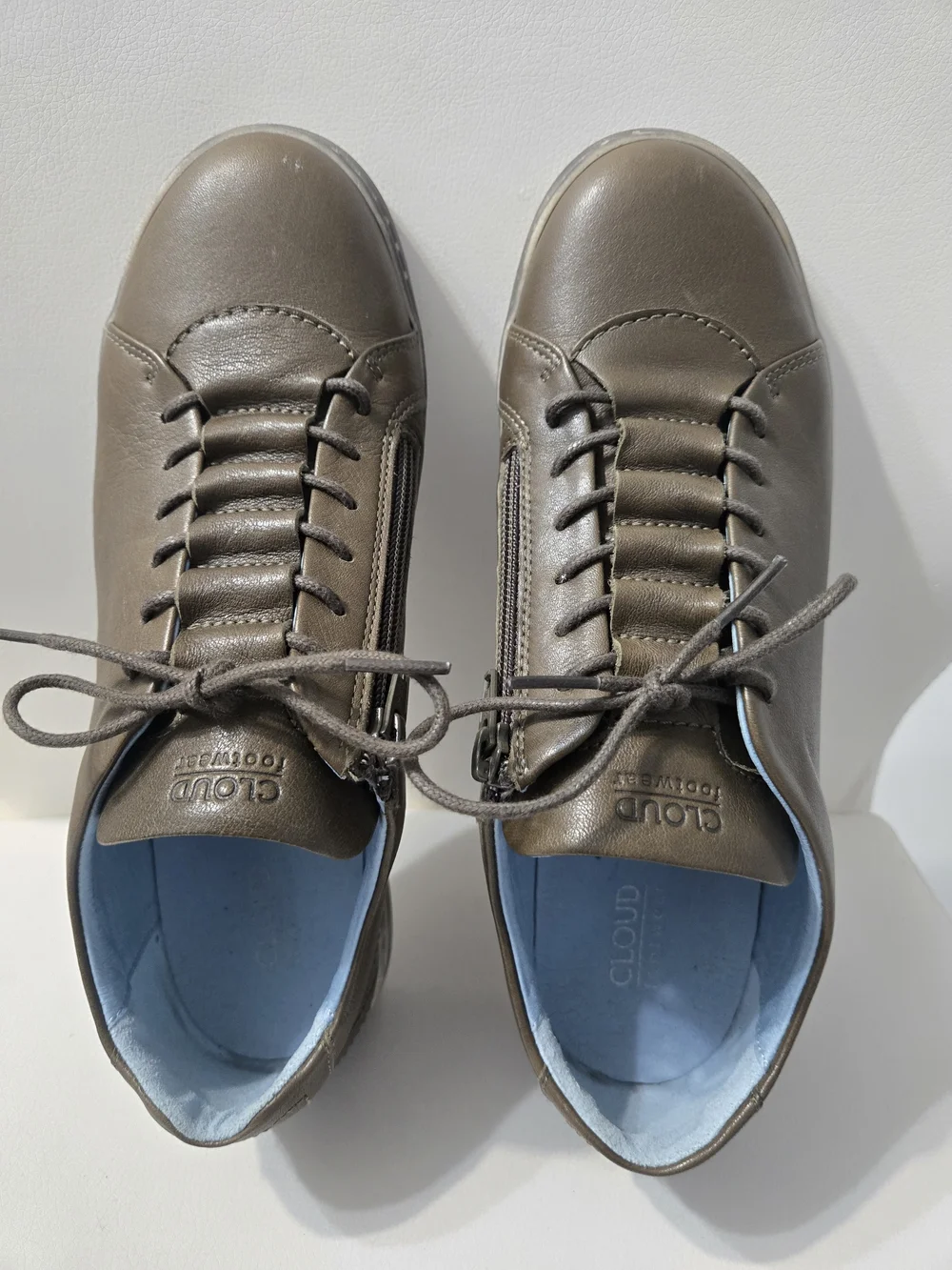 Cloud Olive Leather Casual Sneaker Unisex Size 40